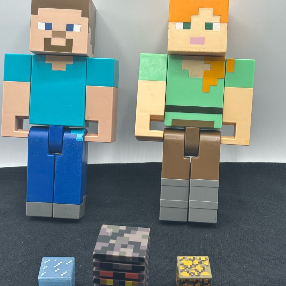 Minecraft Alex and Steve articulated action figure, Magma Cube pop up & 2 blocks